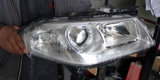RENAULT CLİO MERCEKLİ FAR ÇIKMA YEDEK PARÇA