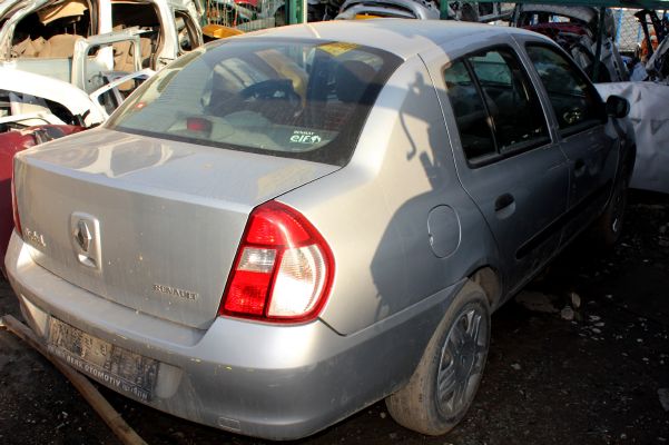 RENAULT CLİO YARIM ARKA ÇIKMA YEDEK PARÇA